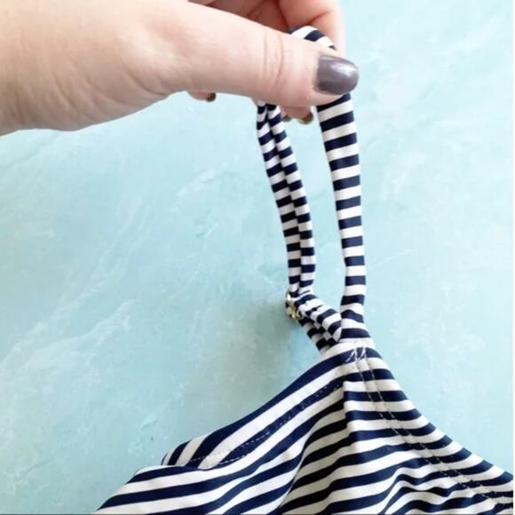 Xhilaration black and white striped bikini top M - Picture 3 of 7